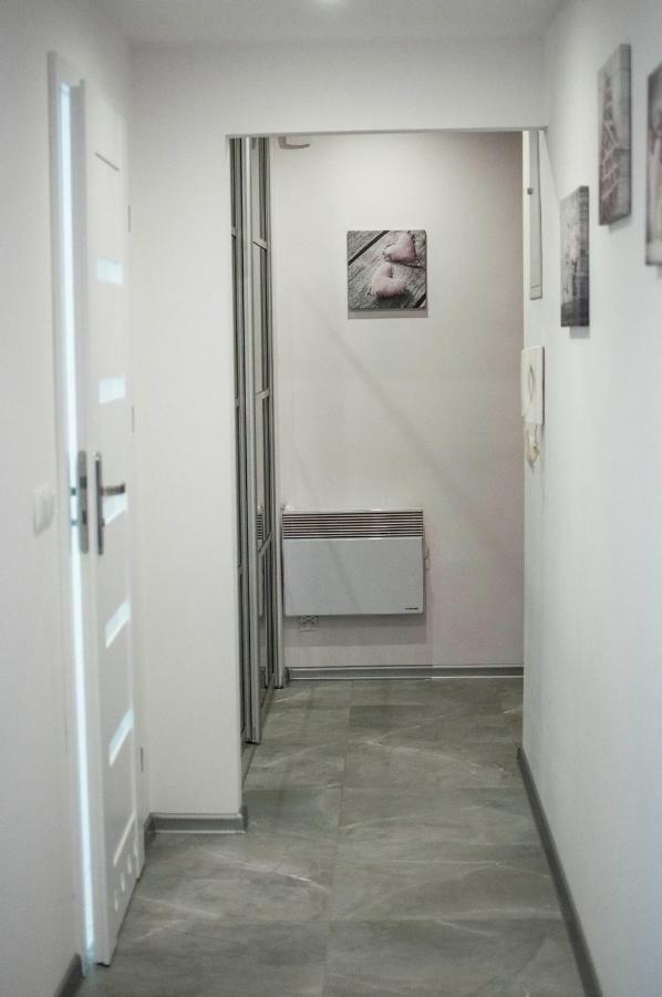Cracow Jacuzzi Apartments - Silver Room Krakau Buitenkant foto